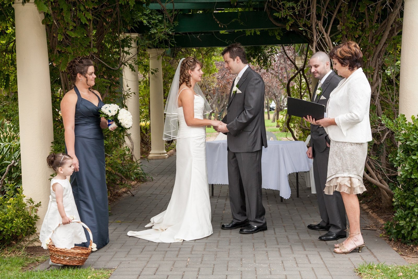 gcq_20090315_015_Krys_Wedding_Celebrant