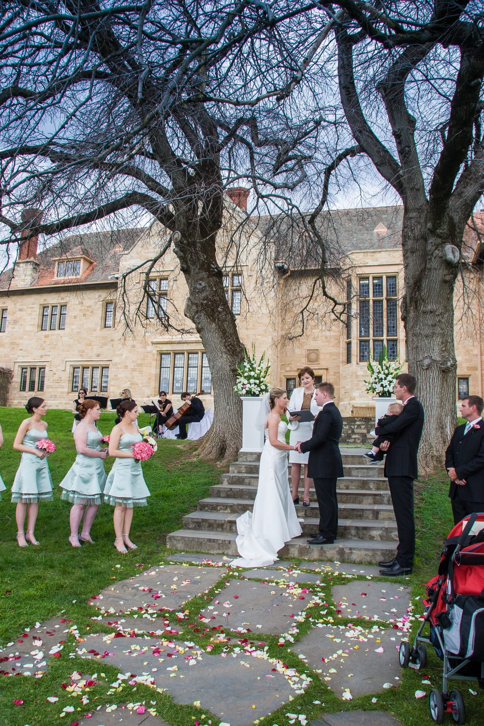gcq_20090913_011_Krys_Wedding_Celebrant