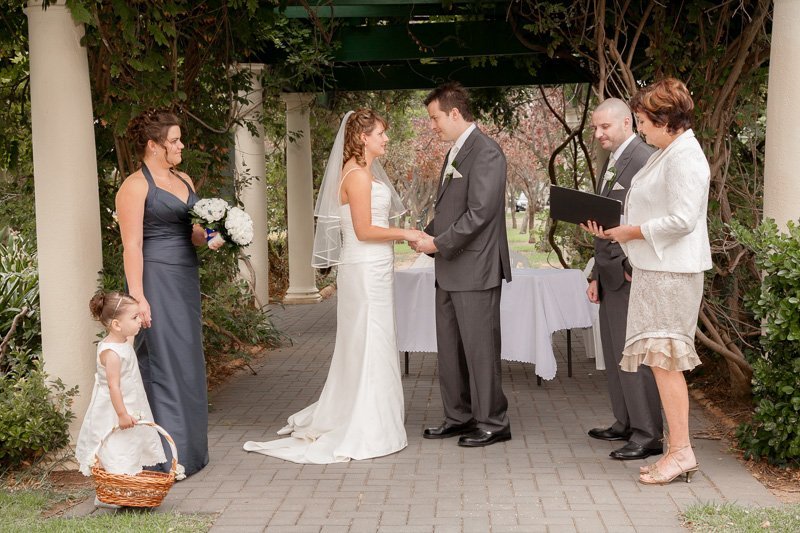 S1-20090315_015_Krys_Wedding_Celebrant