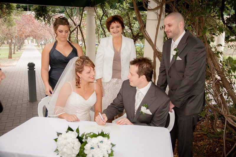 S1-20090315_022_Krys_Wedding_Celebrant