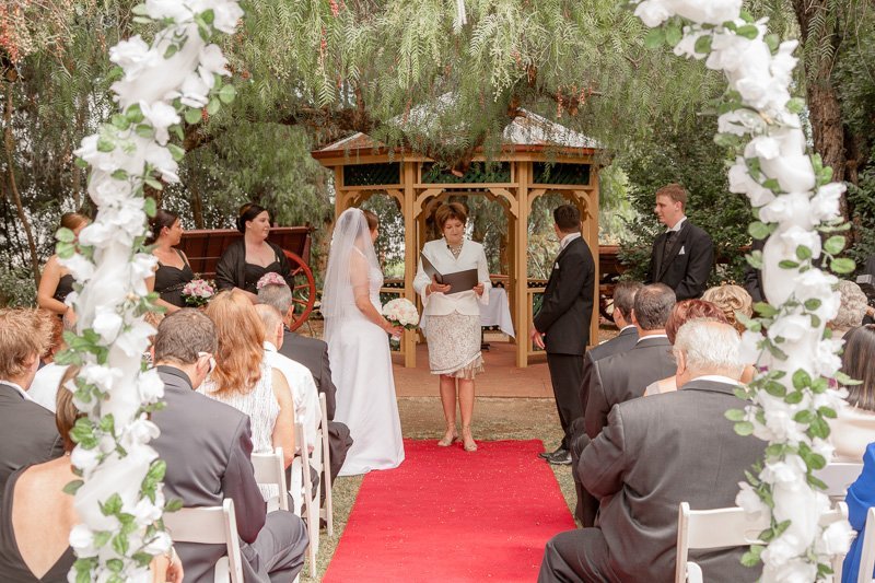 S1-20090321_004_Krys_Wedding_Celebrant