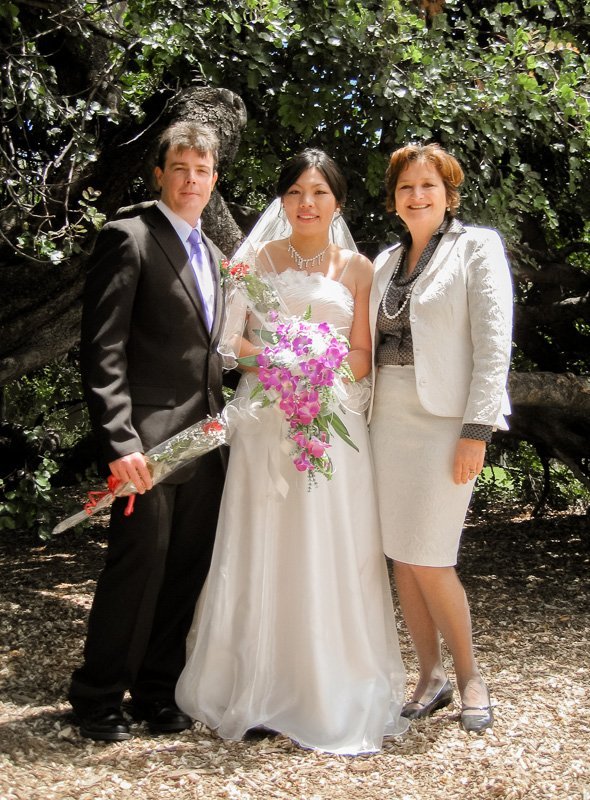 S1-20091211_003_Krys_Wedding_Celebrant